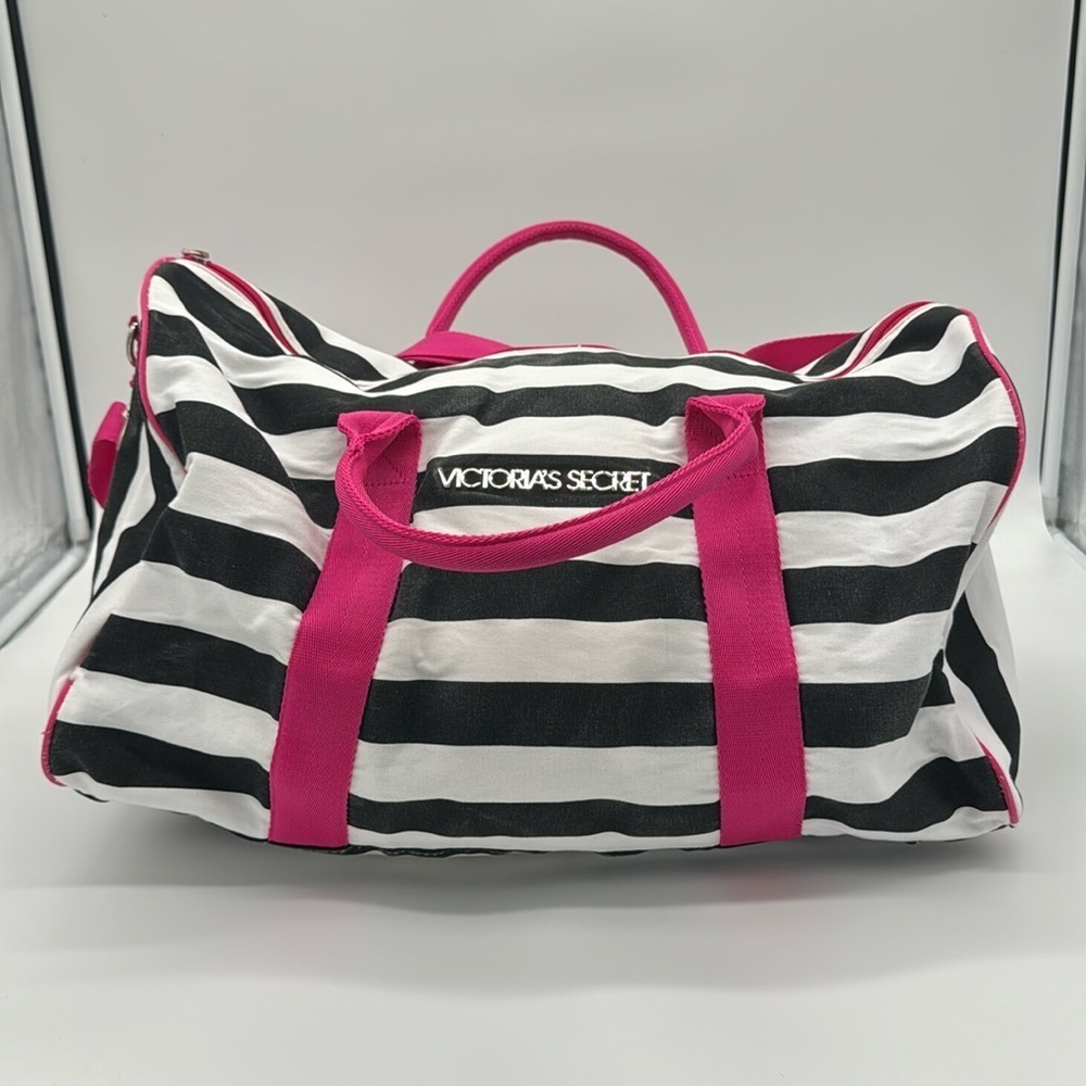 VICTORIA'S SECRET Zip around‎ MEDIUM Bag Shopping/Travel/Striped